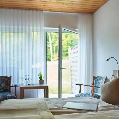 Hotel Restaurant Waldschloesschen 2*