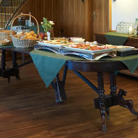 Hotel Restaurant Waldschloesschen 2*