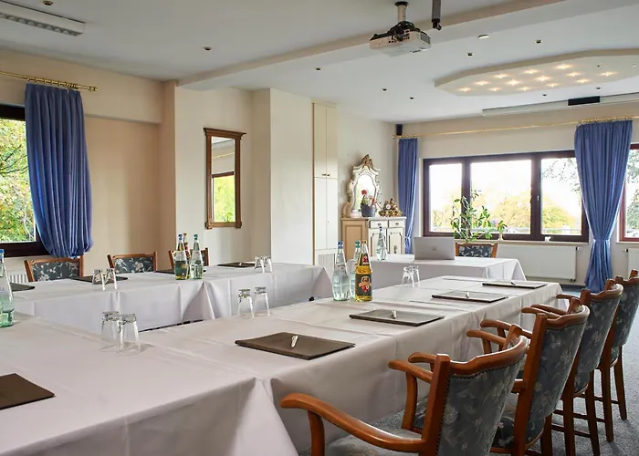 Hotel Restaurant Waldschloesschen 2*